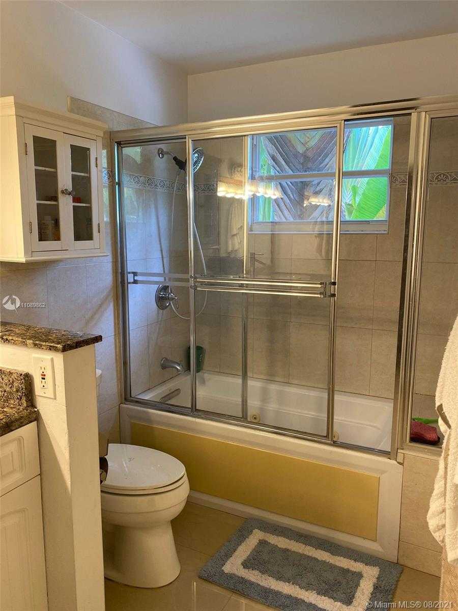 Small Image of 9800 NORTH WEST 51ST LN, Doral Number 16