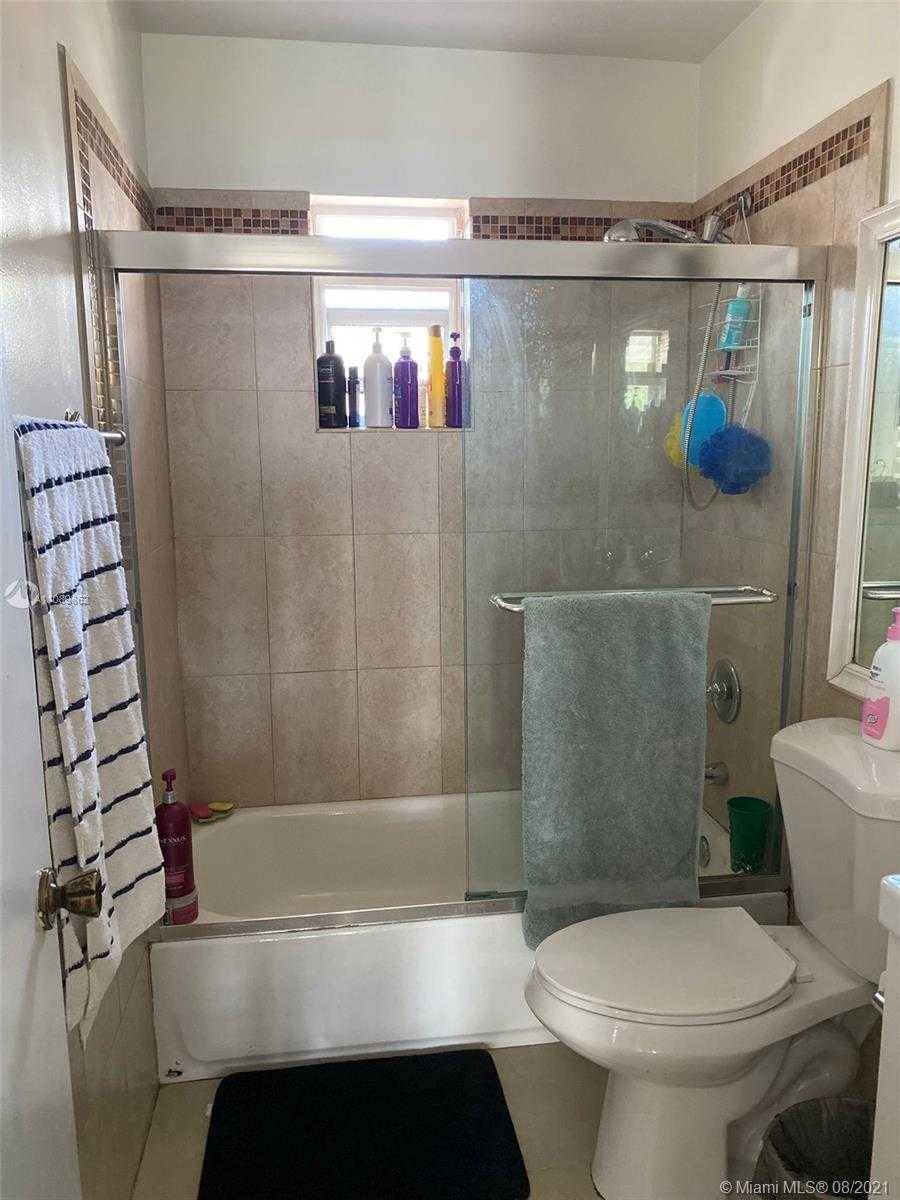 Small Image of 9800 NORTH WEST 51ST LN, Doral Number 17
