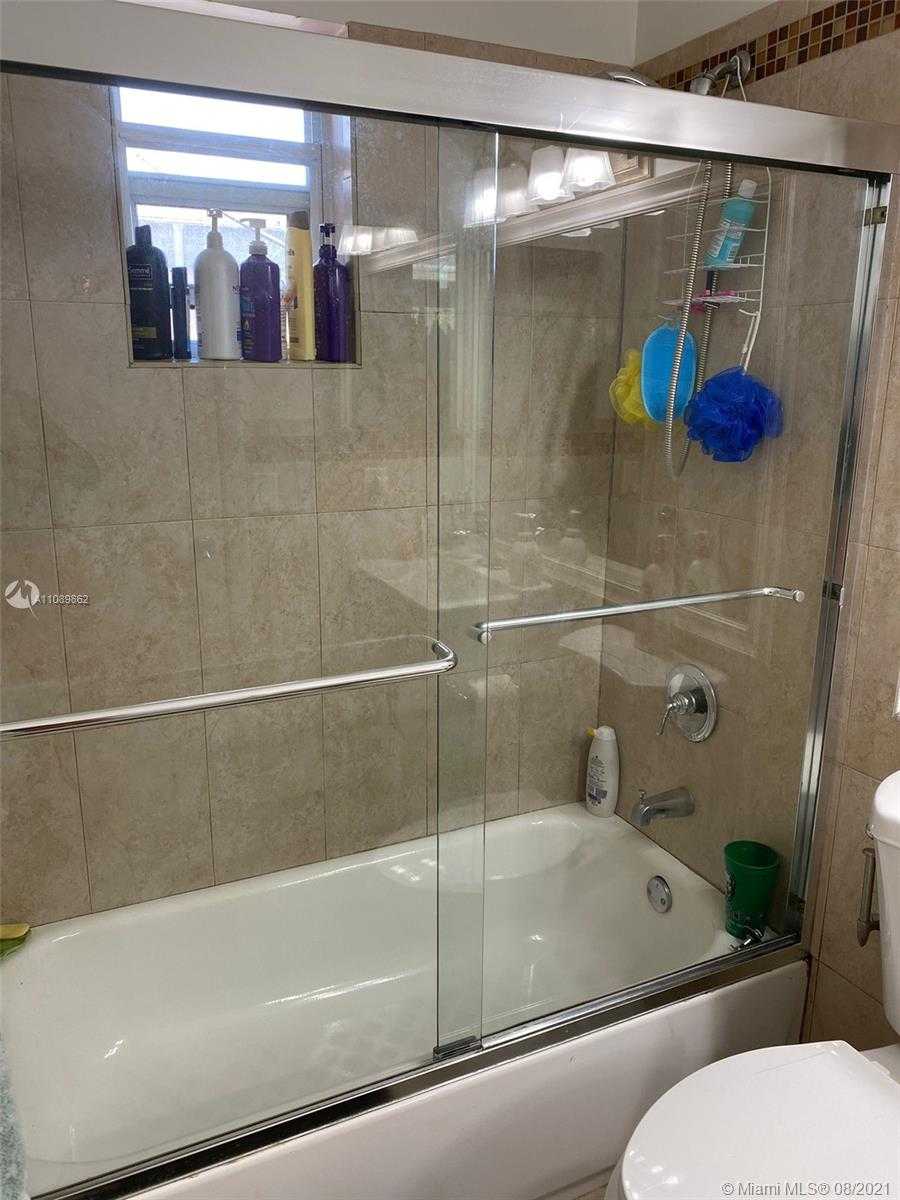 Small Image of 9800 NORTH WEST 51ST LN, Doral Number 18