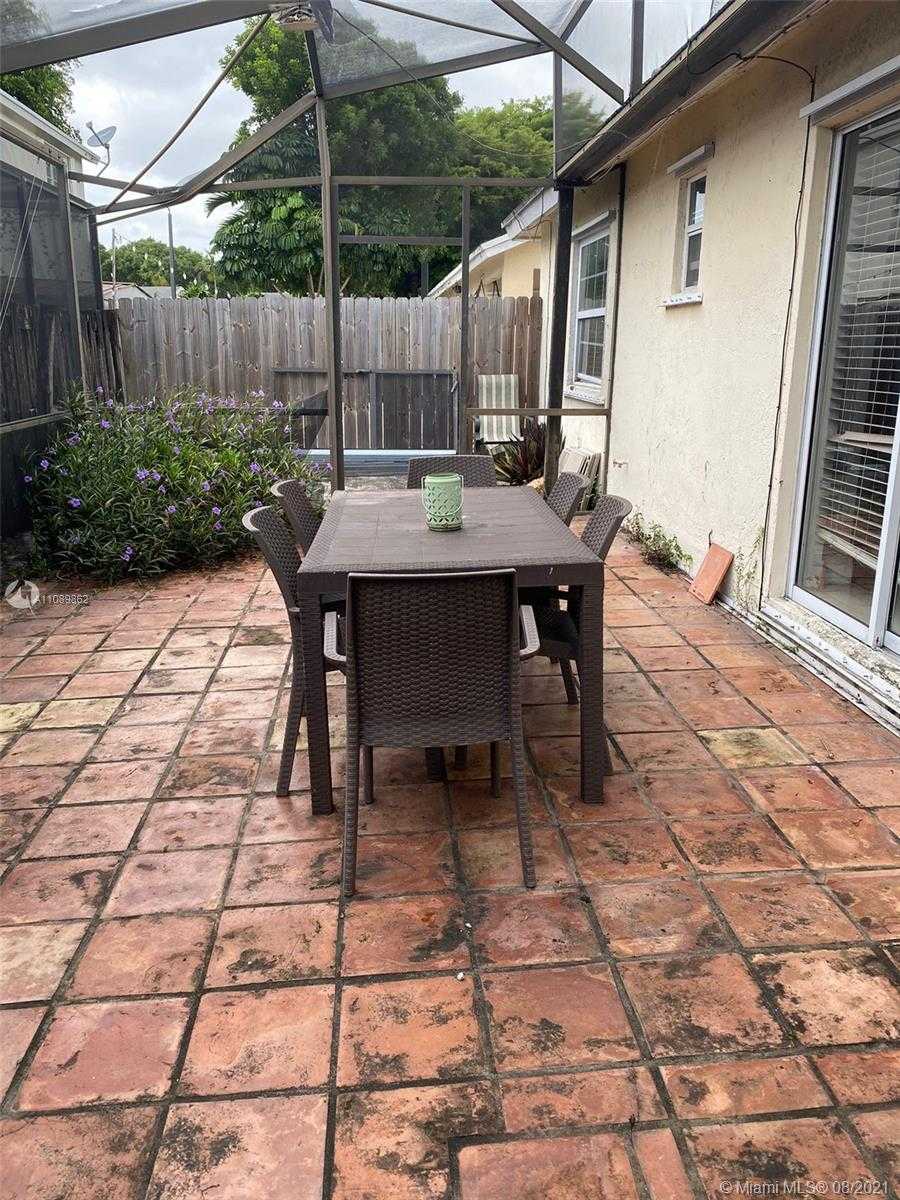 Small Image of 9800 NORTH WEST 51ST LN, Doral Number 26