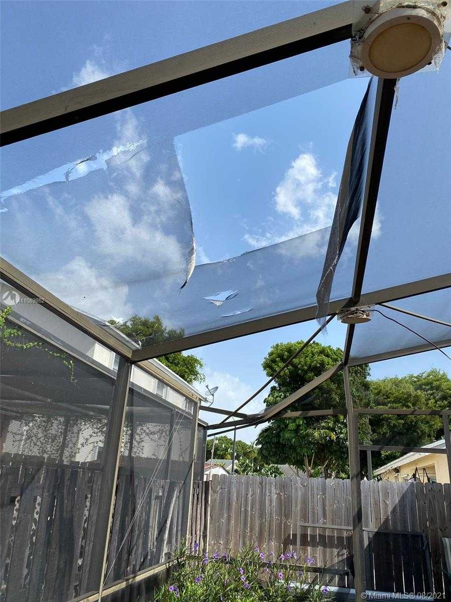 Small Image of 9800 NORTH WEST 51ST LN, Doral Number 27