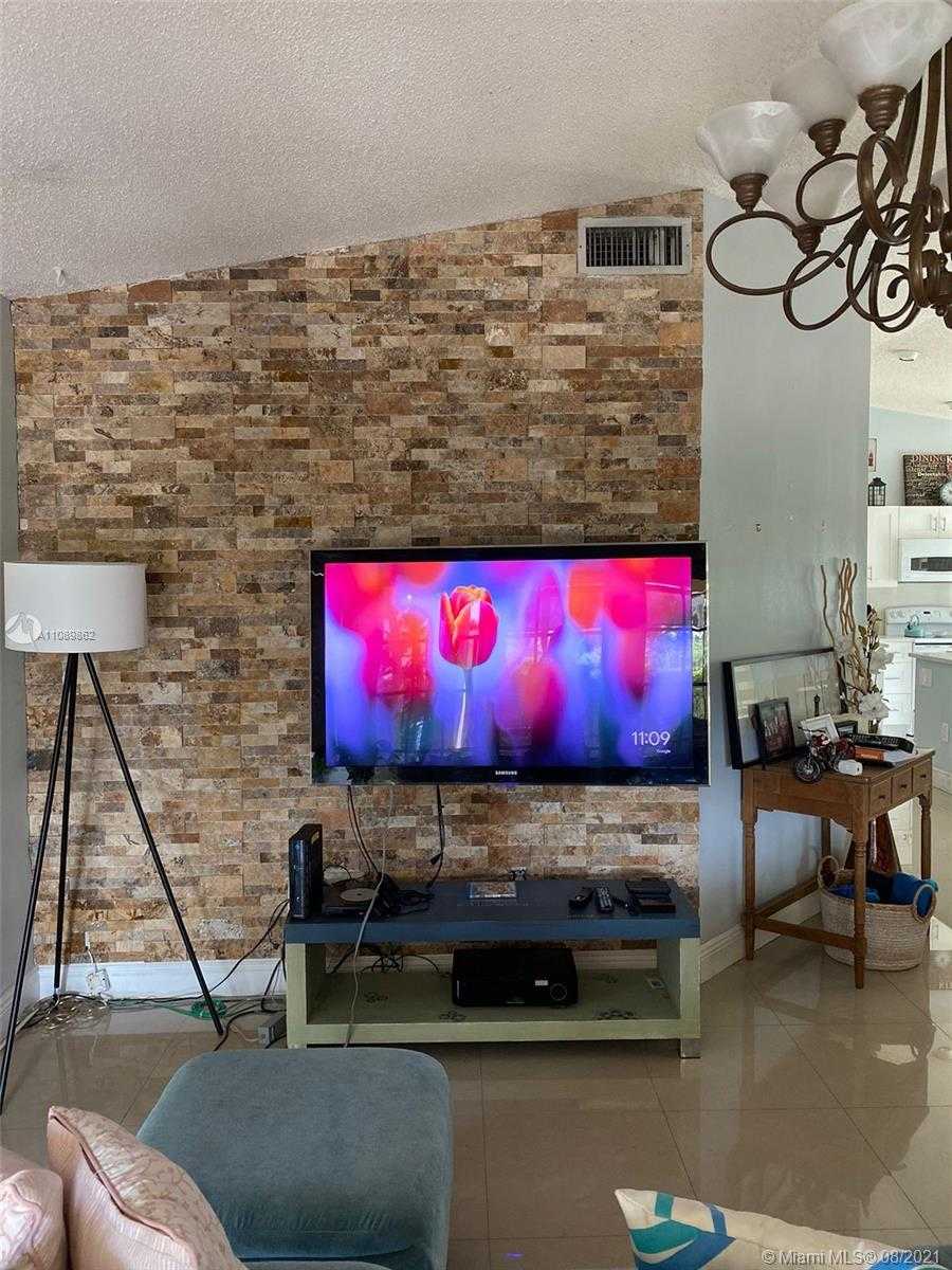 Small Image of 9800 NORTH WEST 51ST LN, Doral Number 4