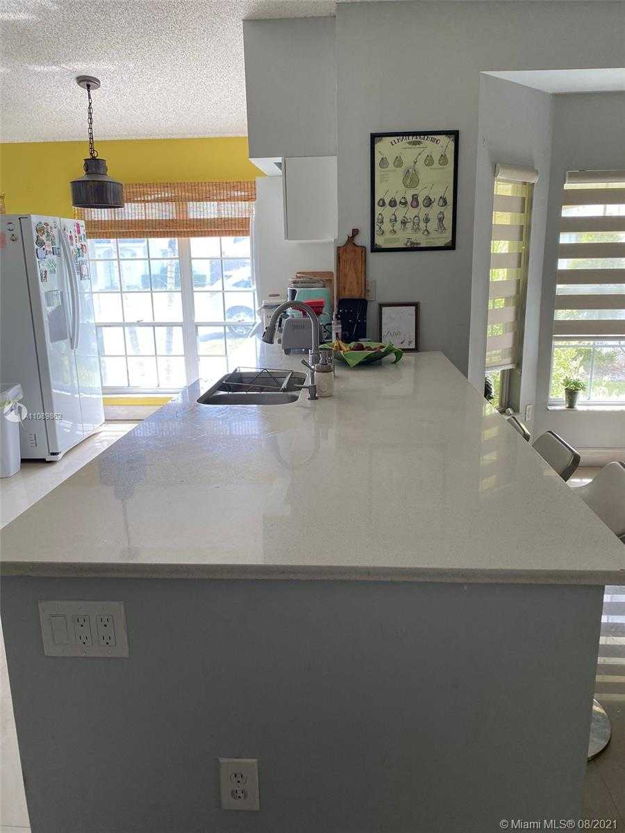 Small Image of 9800 NORTH WEST 51ST LN, Doral Number 6