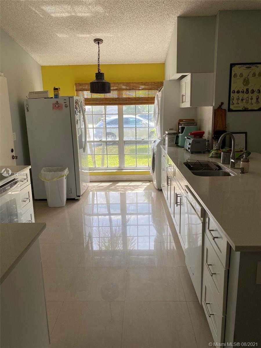 Small Image of 9800 NORTH WEST 51ST LN, Doral Number 7