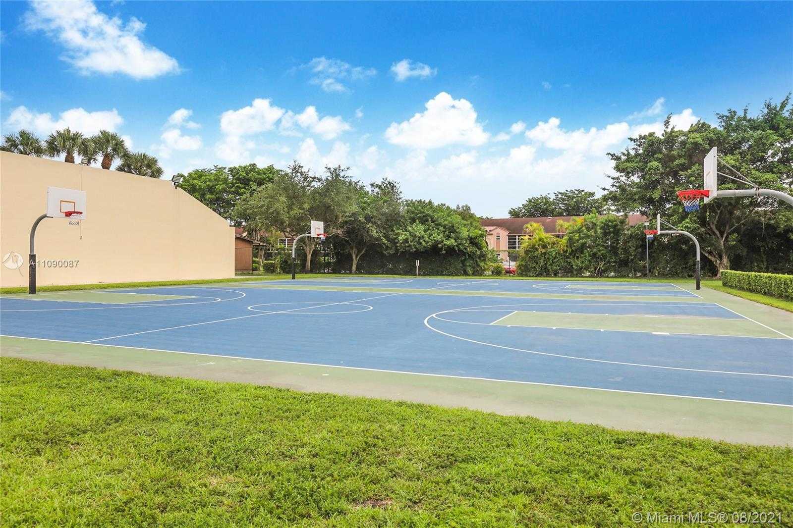 Small Image of 5756 NORTH WEST 97TH PL, Doral Number 14