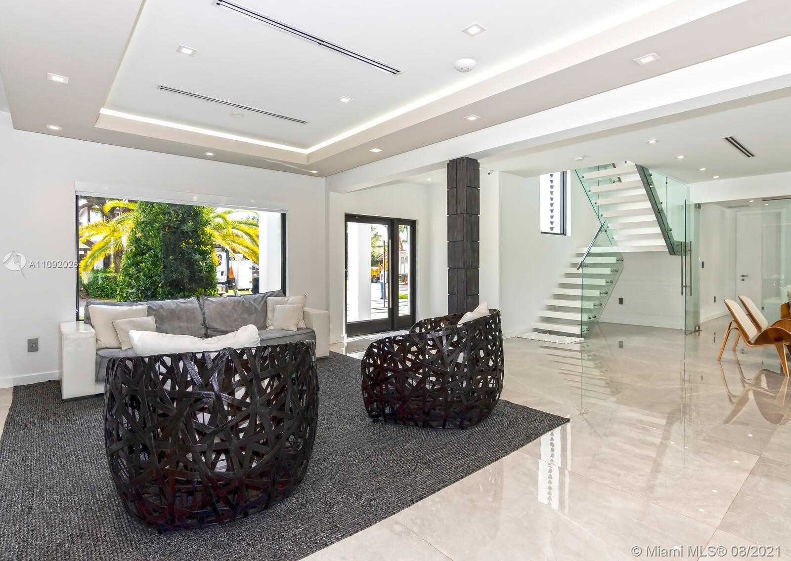 Small Image of 9474 NORTH WEST 54TH DORAL CIRCLE LN, Doral Number 11