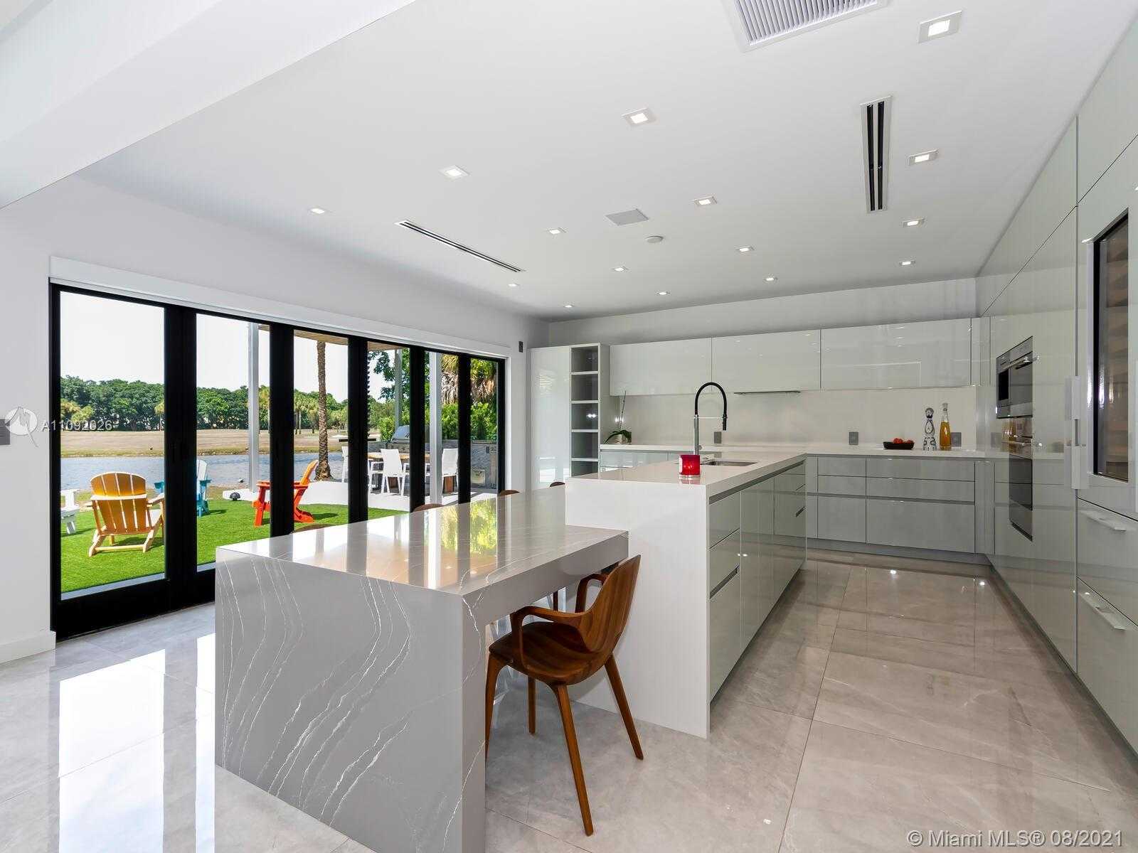 Small Image of 9474 NORTH WEST 54TH DORAL CIRCLE LN, Doral Number 15
