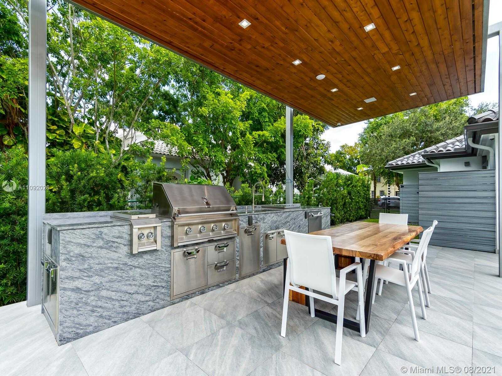 Small Image of 9474 NORTH WEST 54TH DORAL CIRCLE LN, Doral Number 29