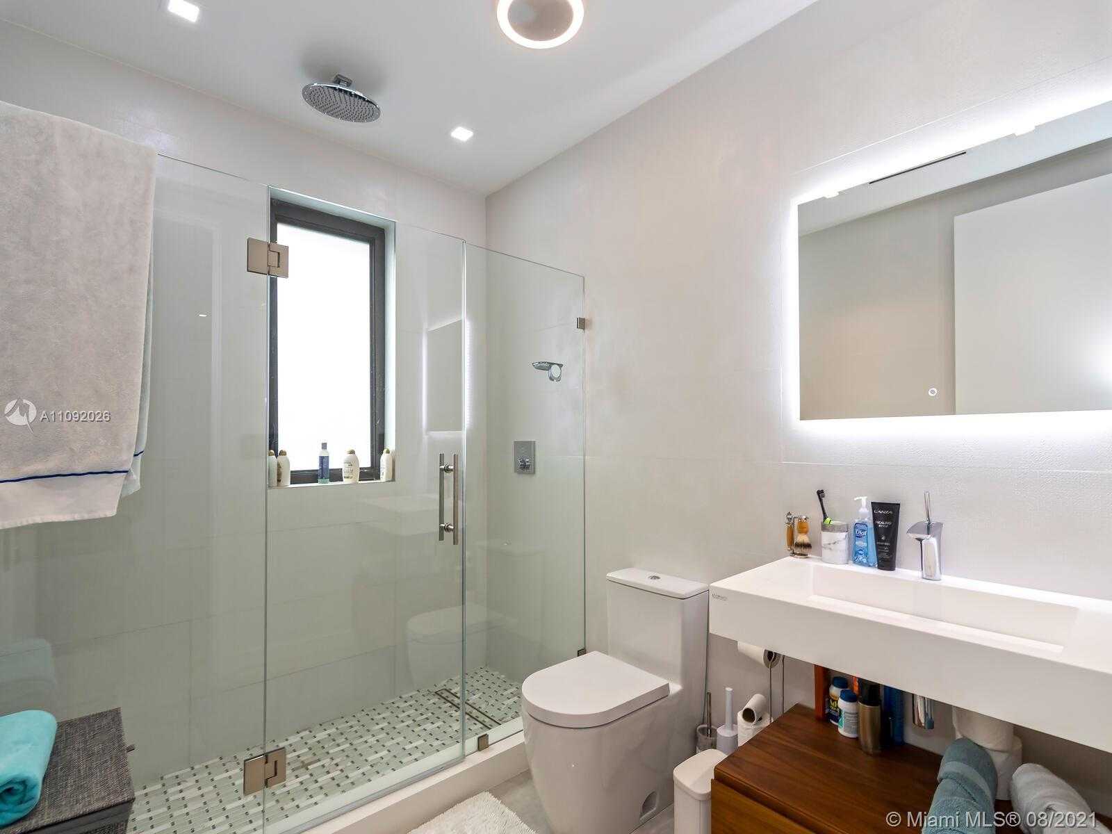 Small Image of 9474 NORTH WEST 54TH DORAL CIRCLE LN, Doral Number 35