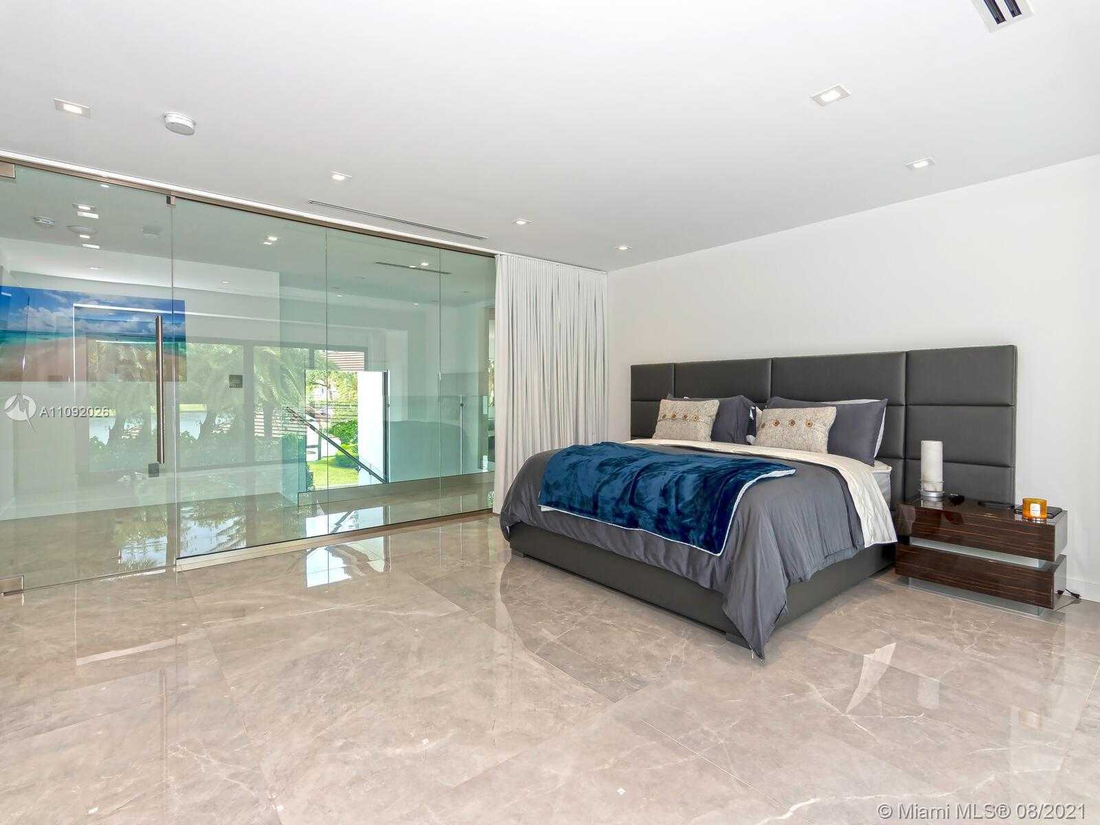 Small Image of 9474 NORTH WEST 54TH DORAL CIRCLE LN, Doral Number 37