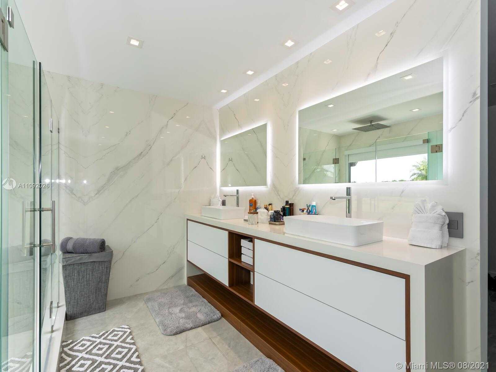 Small Image of 9474 NORTH WEST 54TH DORAL CIRCLE LN, Doral Number 39