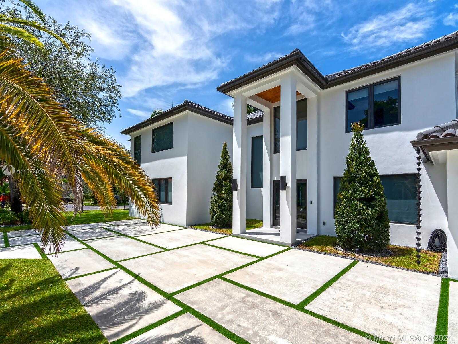 Small Image of 9474 NORTH WEST 54TH DORAL CIRCLE LN, Doral Number 4