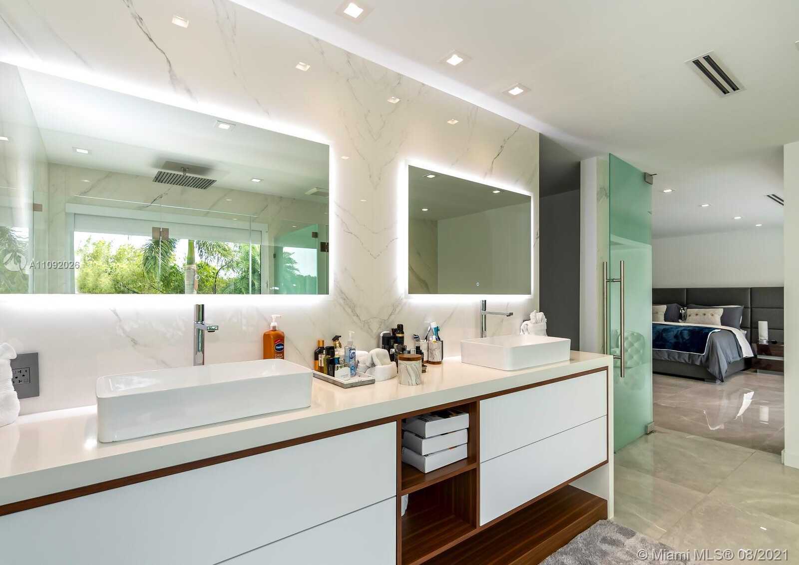 Small Image of 9474 NORTH WEST 54TH DORAL CIRCLE LN, Doral Number 40