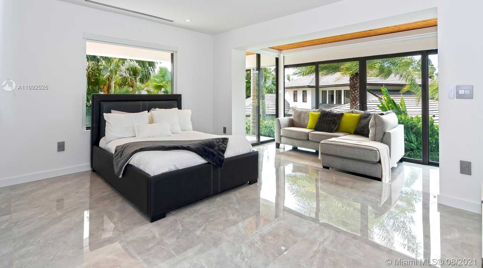 Small Image of 9474 NORTH WEST 54TH DORAL CIRCLE LN, Doral Number 44