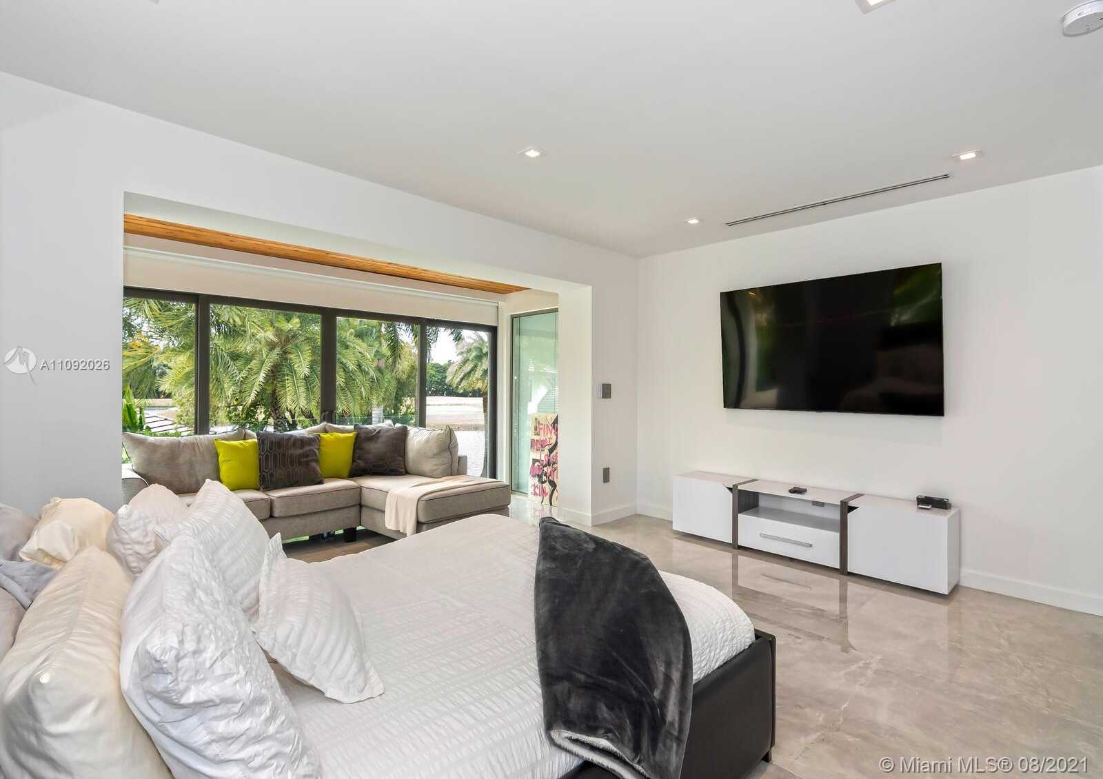 Small Image of 9474 NORTH WEST 54TH DORAL CIRCLE LN, Doral Number 45