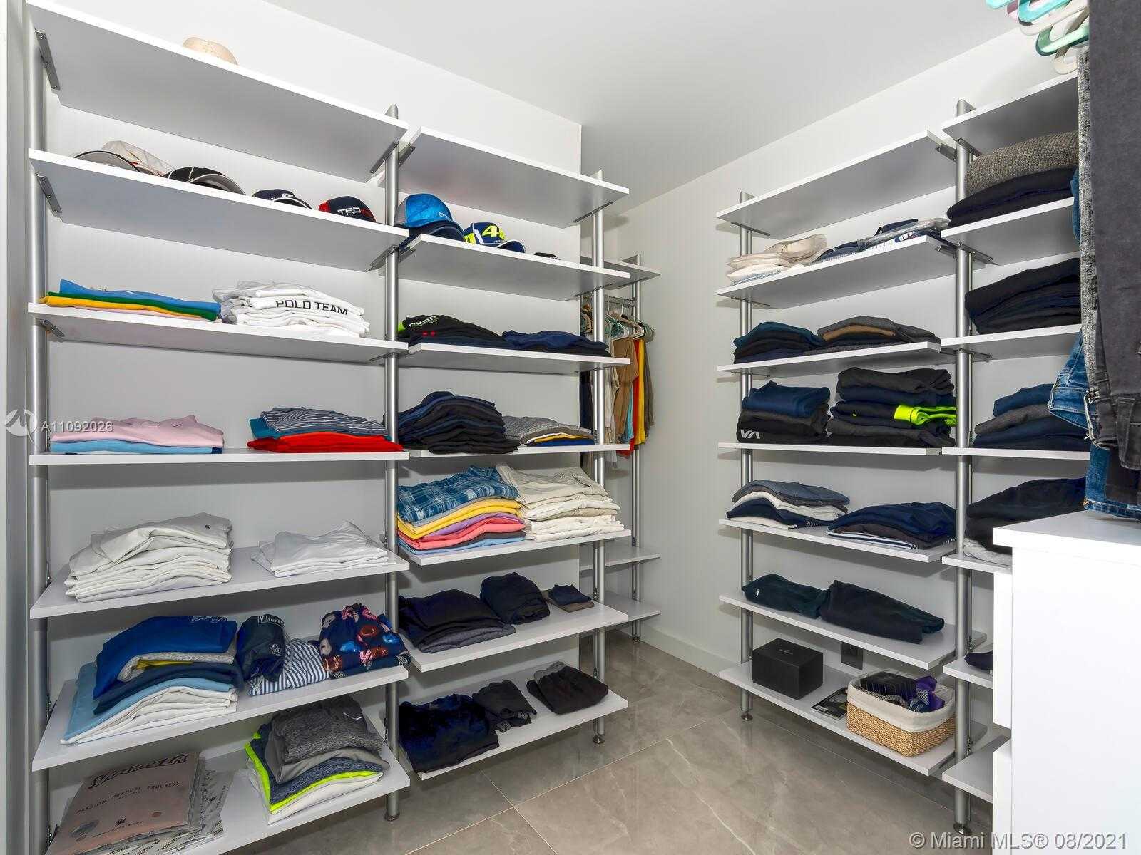 Small Image of 9474 NORTH WEST 54TH DORAL CIRCLE LN, Doral Number 47