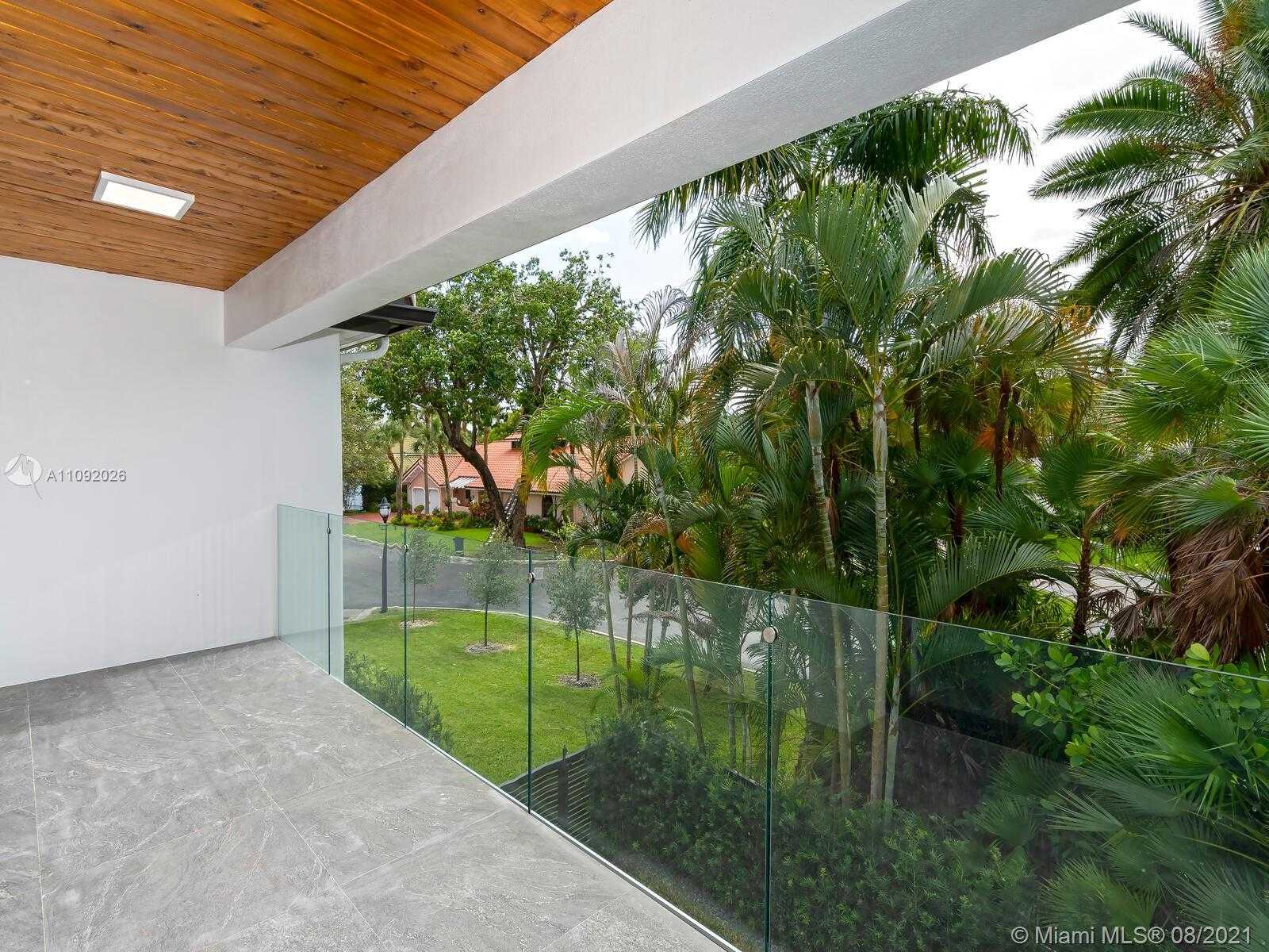 Small Image of 9474 NORTH WEST 54TH DORAL CIRCLE LN, Doral Number 48