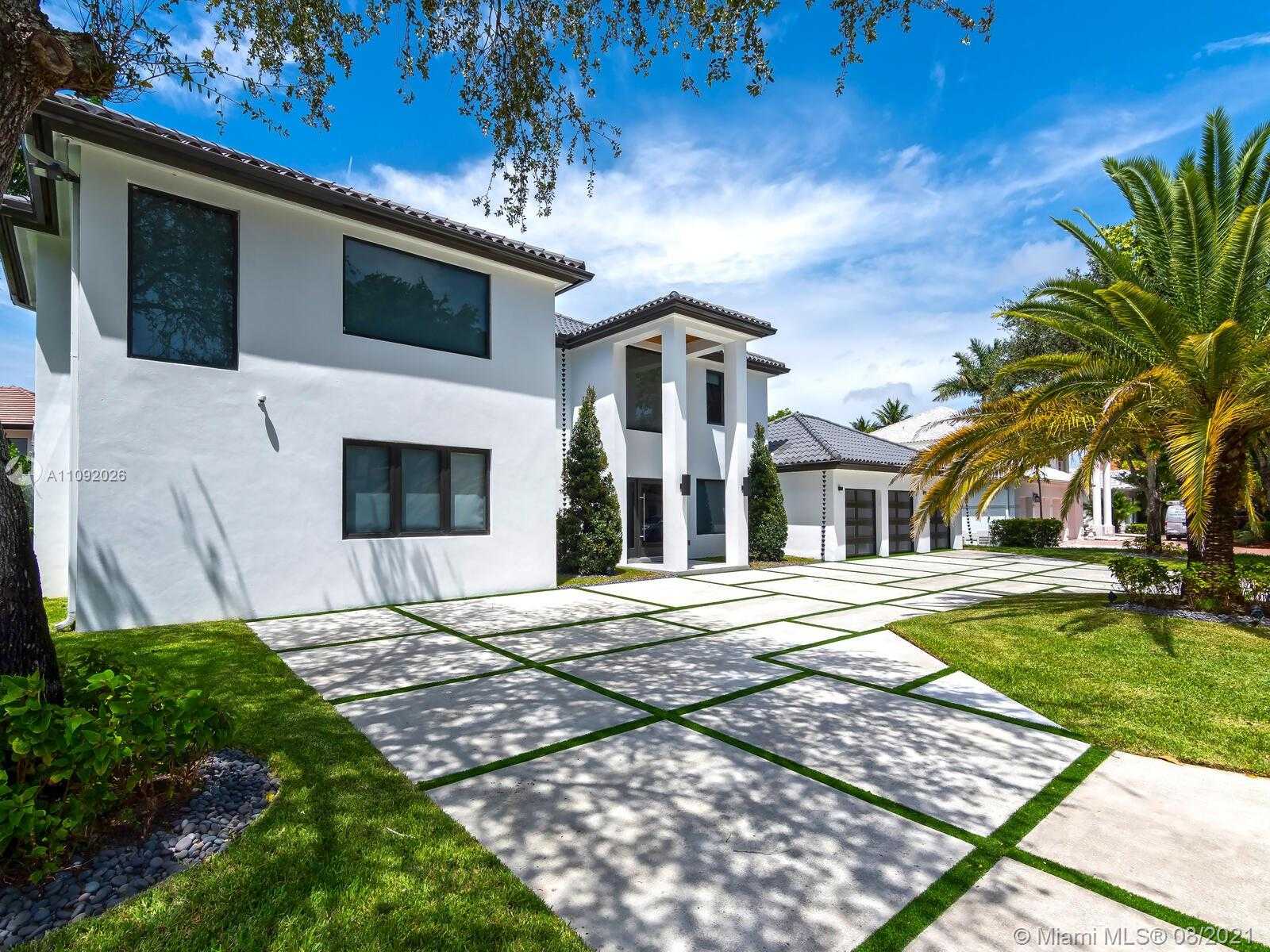 Small Image of 9474 NORTH WEST 54TH DORAL CIRCLE LN, Doral Number 5