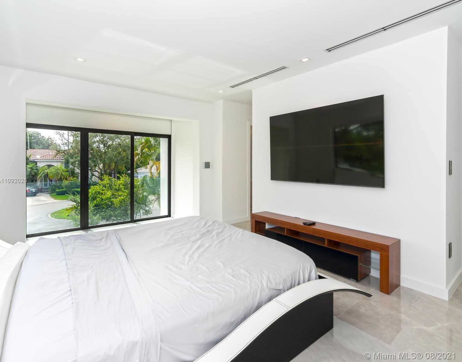 Small Image of 9474 NORTH WEST 54TH DORAL CIRCLE LN, Doral Number 50