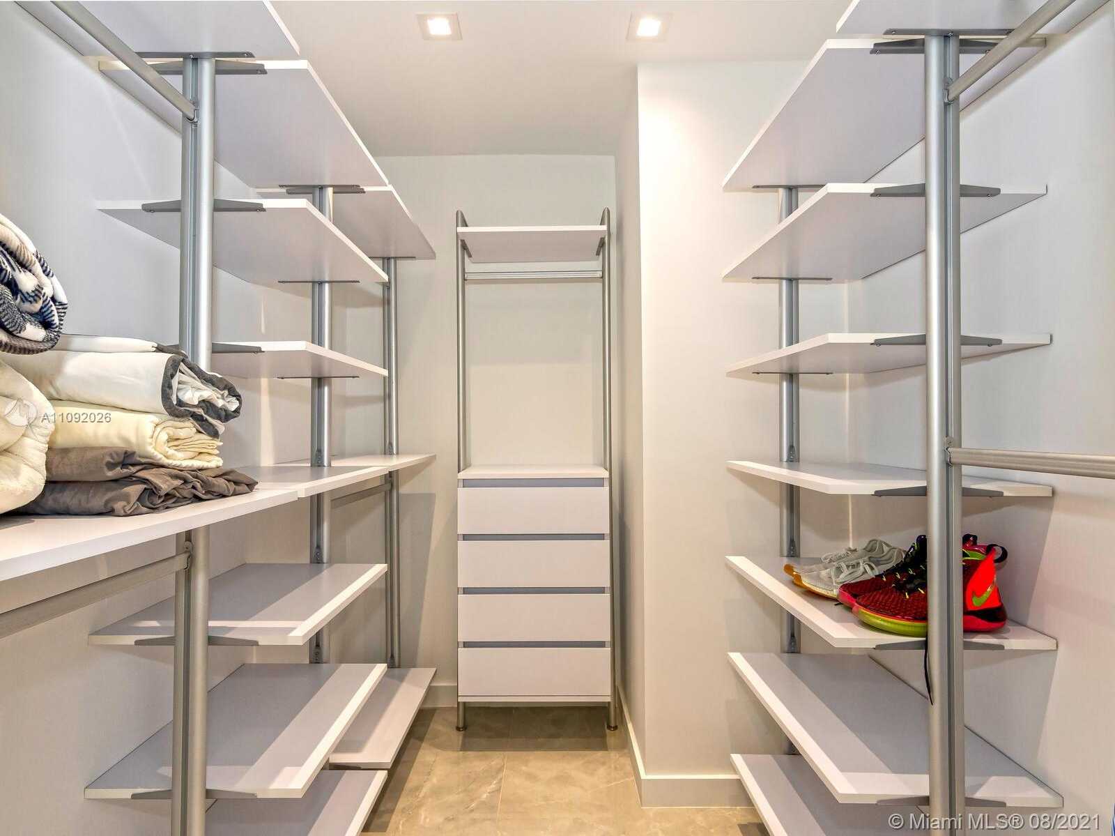 Small Image of 9474 NORTH WEST 54TH DORAL CIRCLE LN, Doral Number 53