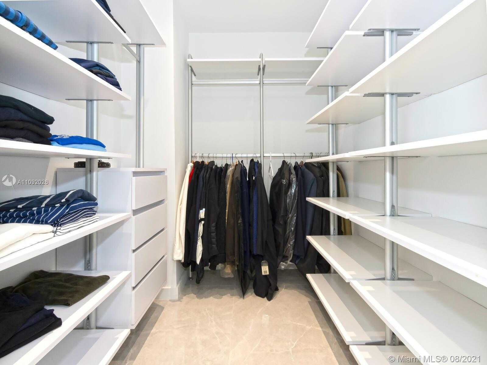 Small Image of 9474 NORTH WEST 54TH DORAL CIRCLE LN, Doral Number 56