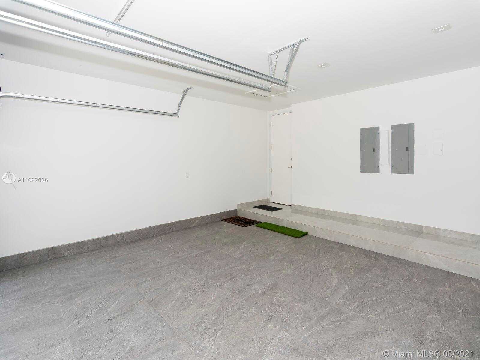 Small Image of 9474 NORTH WEST 54TH DORAL CIRCLE LN, Doral Number 57