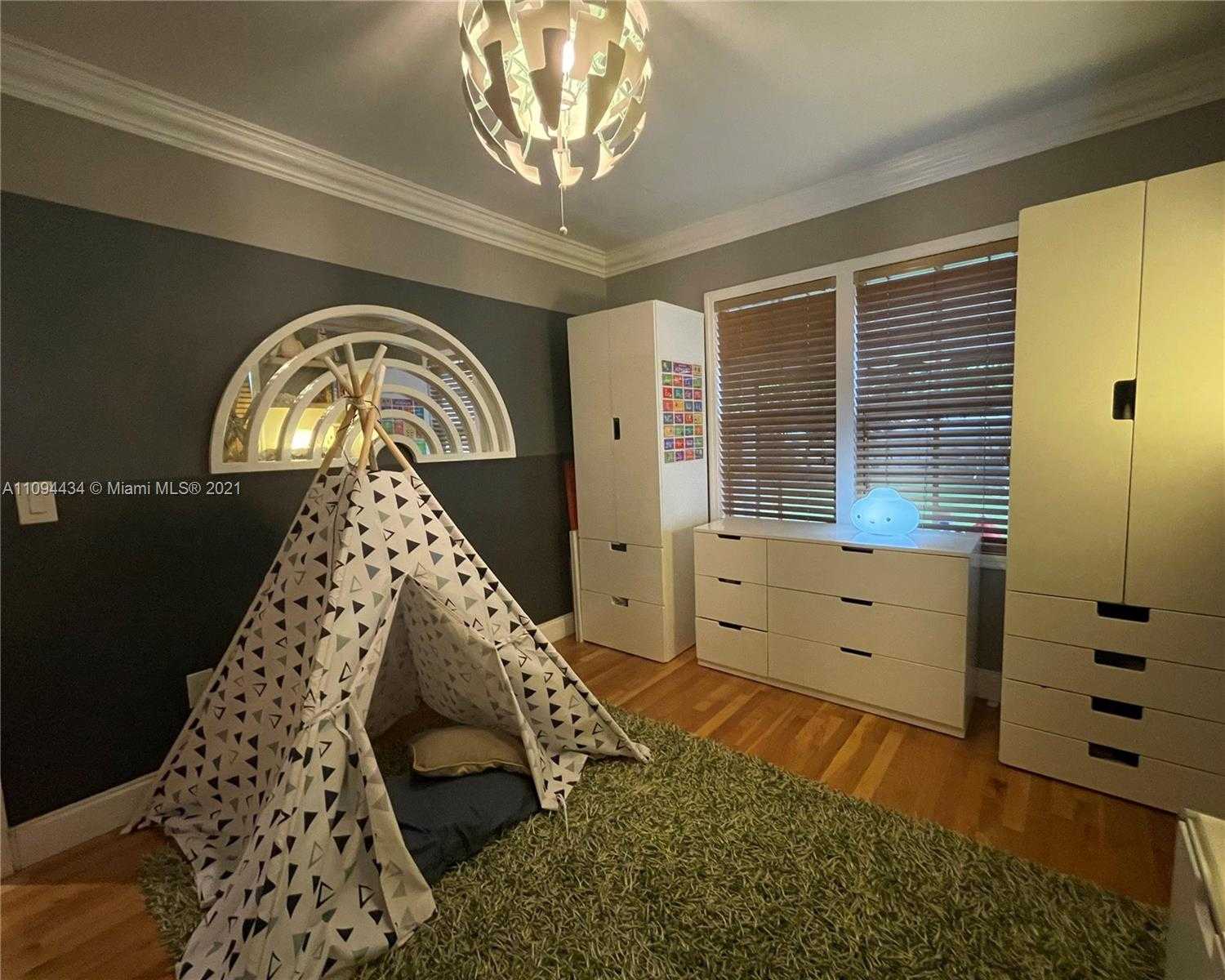Small Image of 41 NORTH WEST 51ST AVE, Miami Number 12