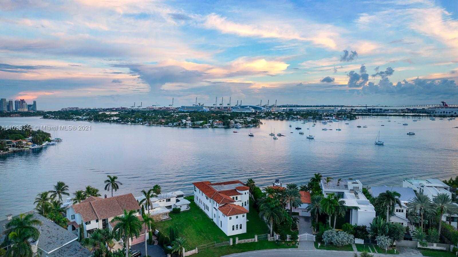Small Image of 1384 SOUTH VENETIAN WAY, Miami Number 13