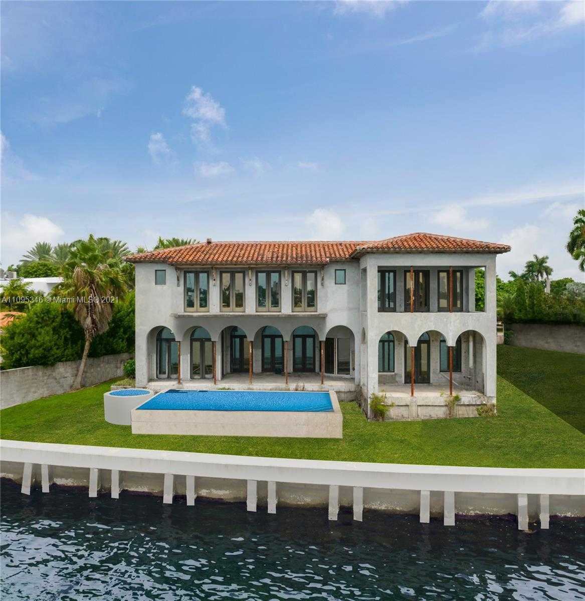 Small Image of 1384 SOUTH VENETIAN WAY, Miami Number 3