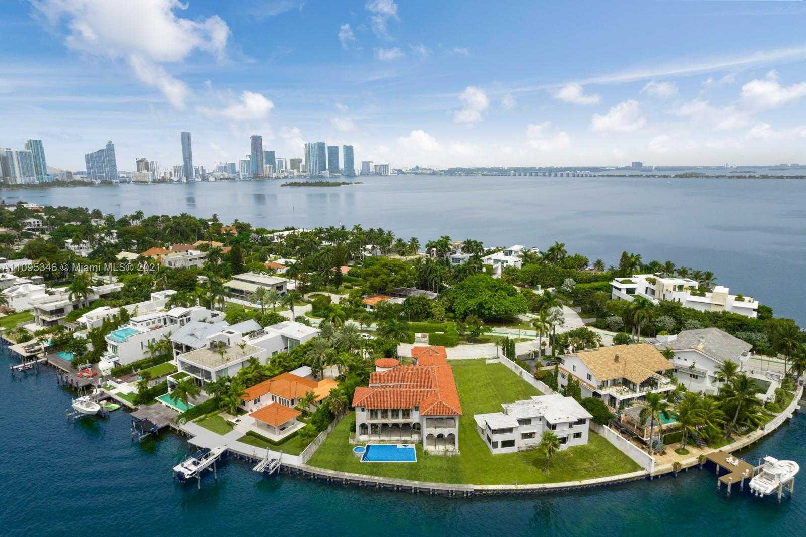 Small Image of 1384 SOUTH VENETIAN WAY, Miami Number 5