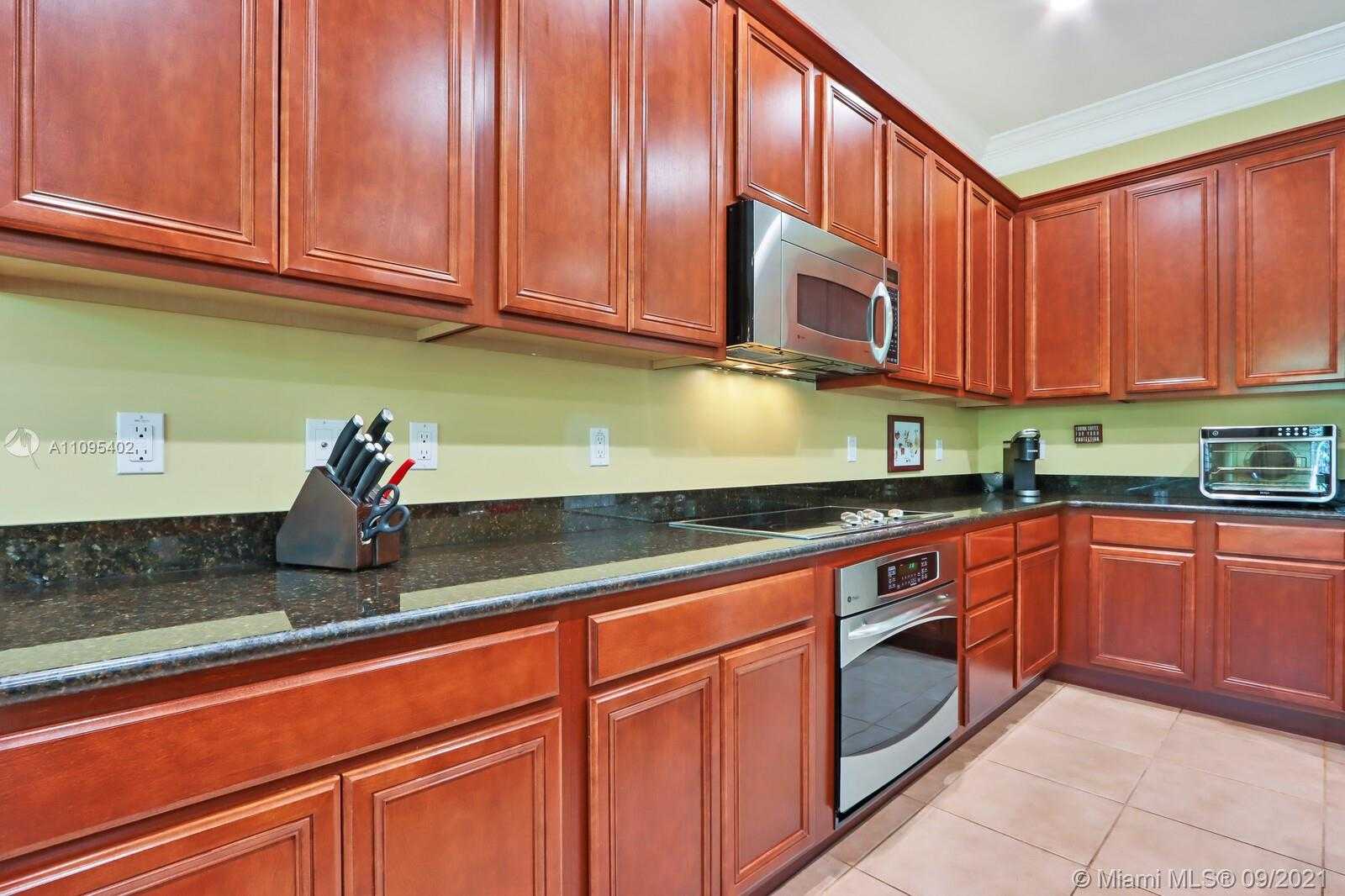 Small Image of 1053 BIG PINE WAY, Jupiter Number 10