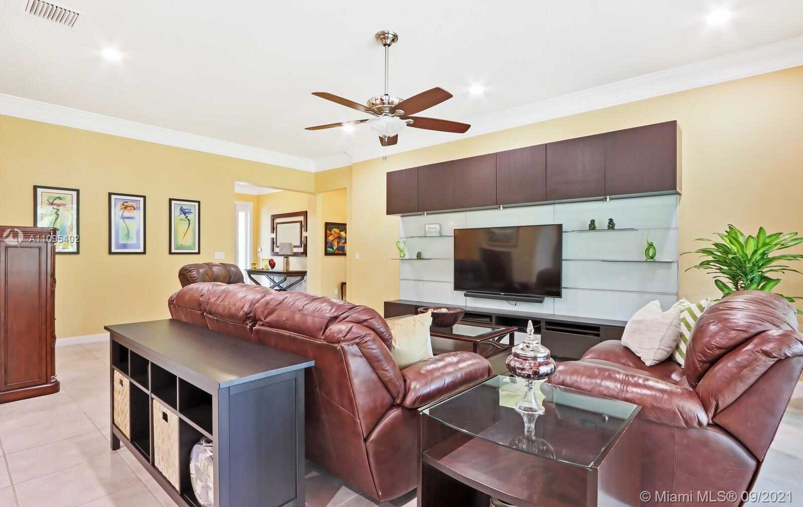 Small Image of 1053 BIG PINE WAY, Jupiter Number 6
