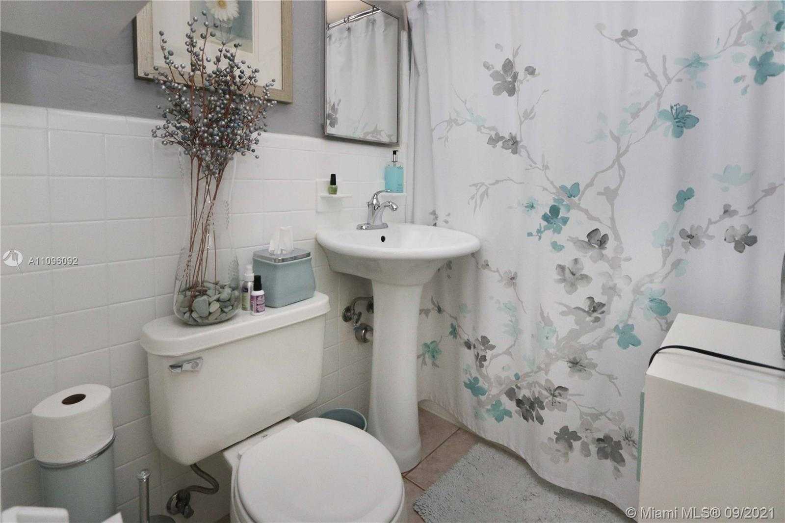 Small Image of 2507 WILSON ST, Hollywood Number 23