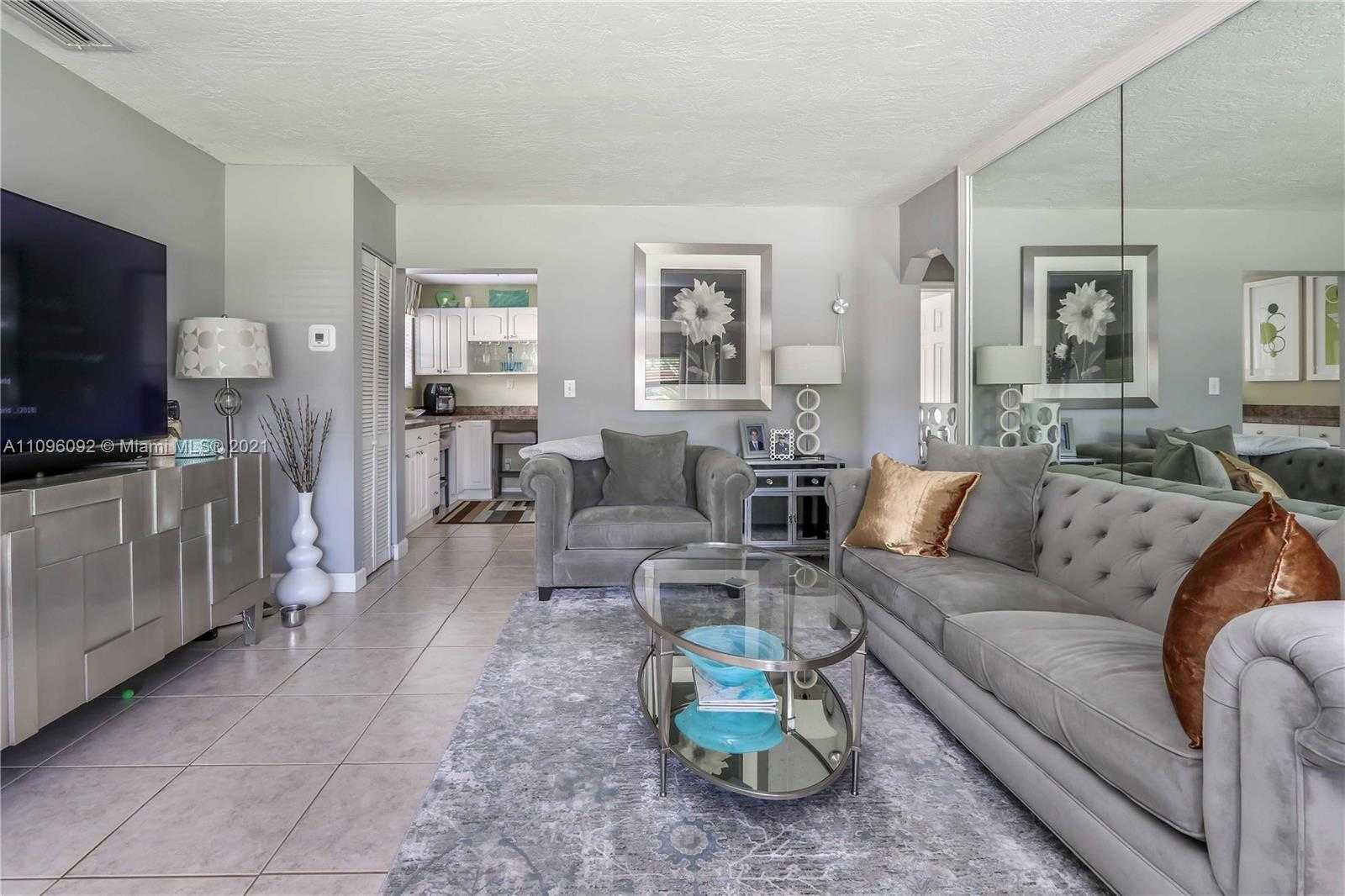 Small Image of 2507 WILSON ST, Hollywood Number 5