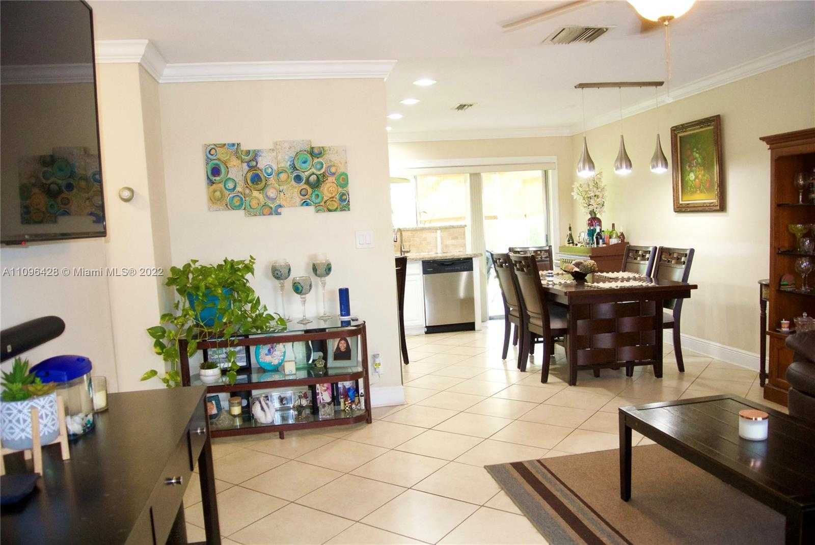 Small Image of 4913 NORTH WEST 48TH AVENUE, Tamarac Number 10
