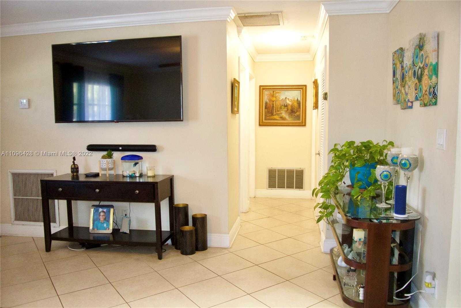 Small Image of 4913 NORTH WEST 48TH AVENUE, Tamarac Number 13