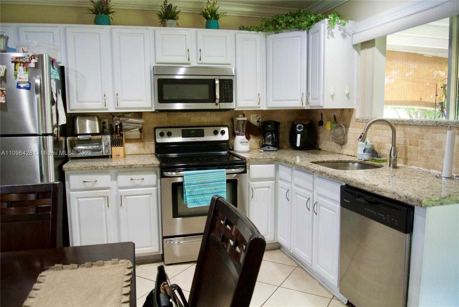 Small Image of 4913 NORTH WEST 48TH AVENUE, Tamarac Number 16