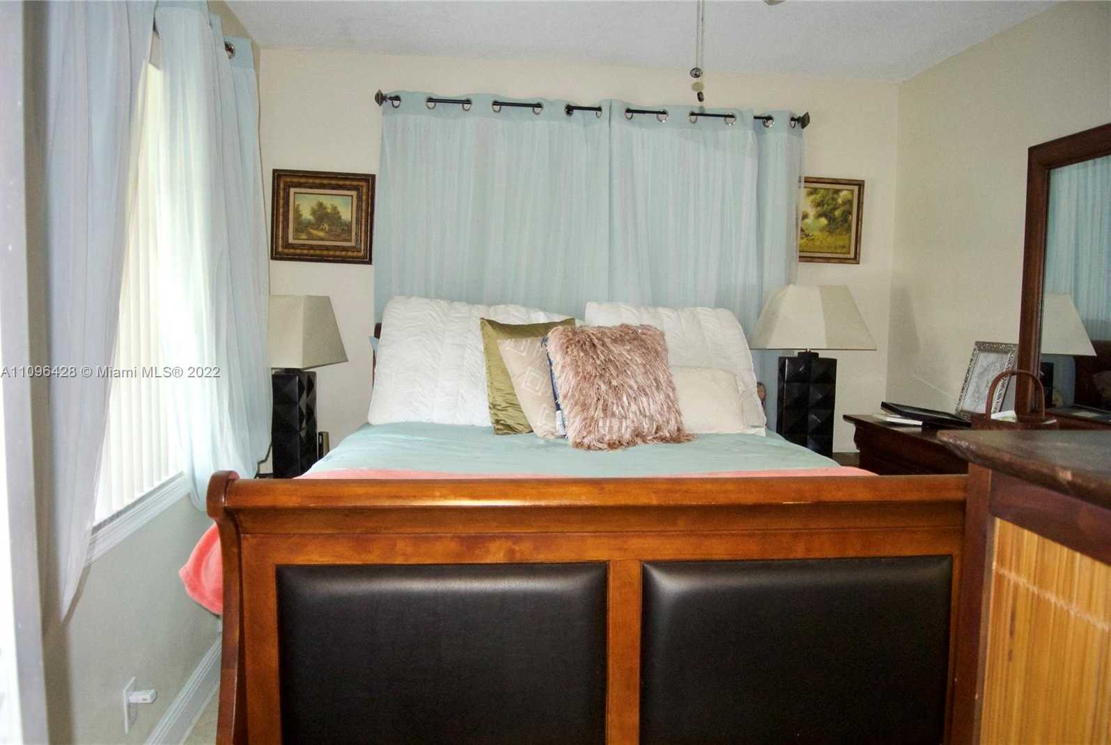 Small Image of 4913 NORTH WEST 48TH AVENUE, Tamarac Number 21