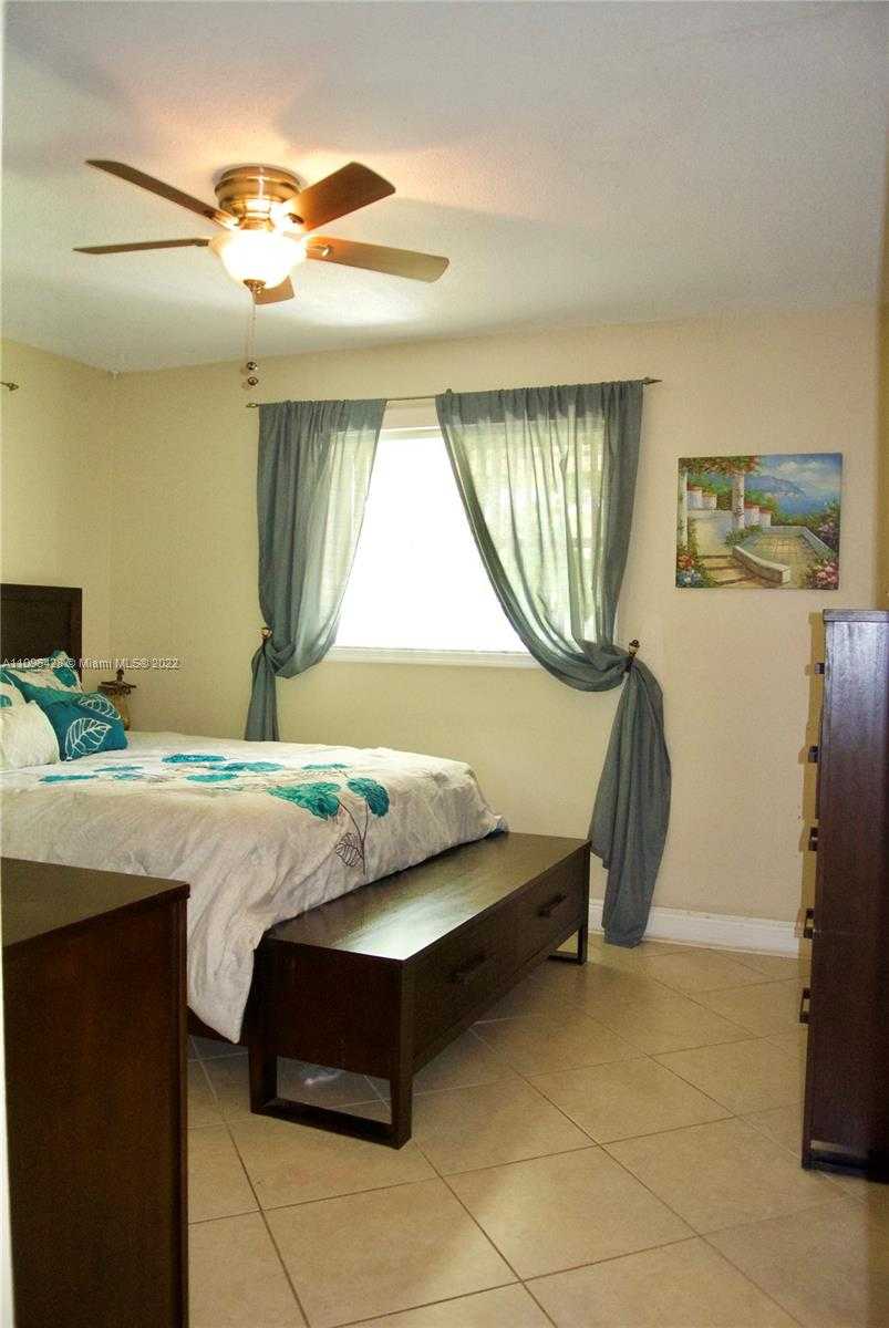 Small Image of 4913 NORTH WEST 48TH AVENUE, Tamarac Number 22