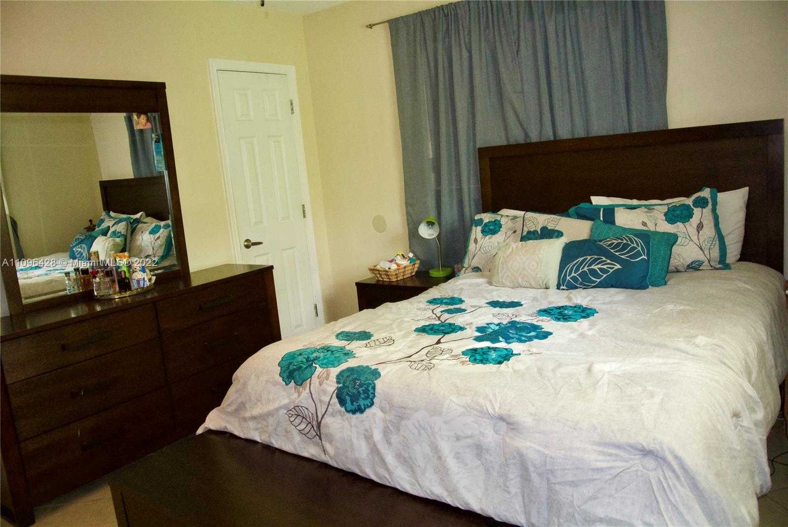 Small Image of 4913 NORTH WEST 48TH AVENUE, Tamarac Number 23