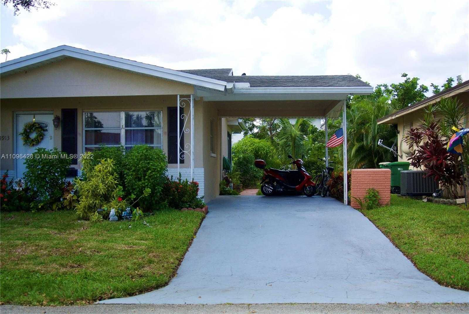 Small Image of 4913 NORTH WEST 48TH AVENUE, Tamarac Number 3