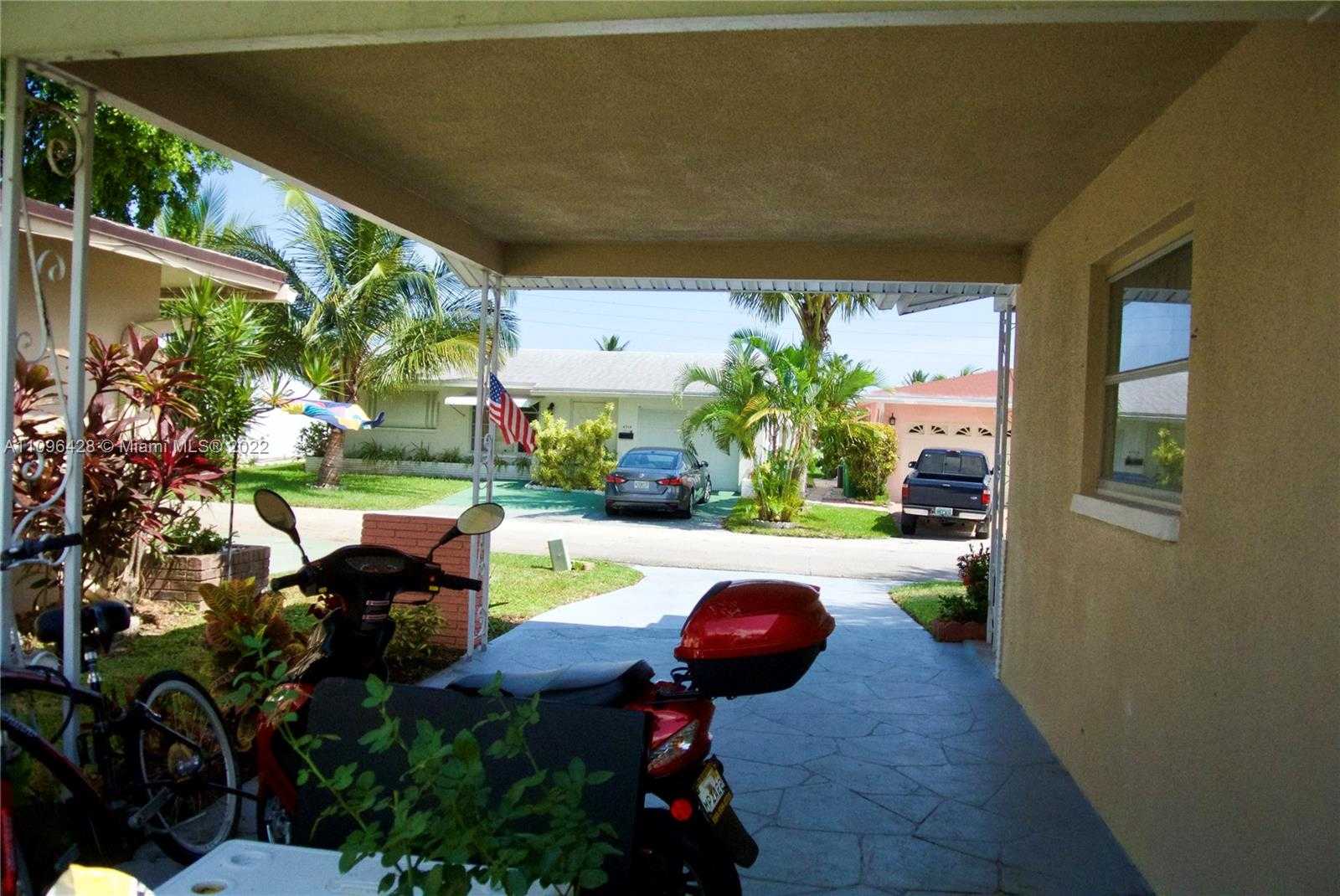 Small Image of 4913 NORTH WEST 48TH AVENUE, Tamarac Number 34