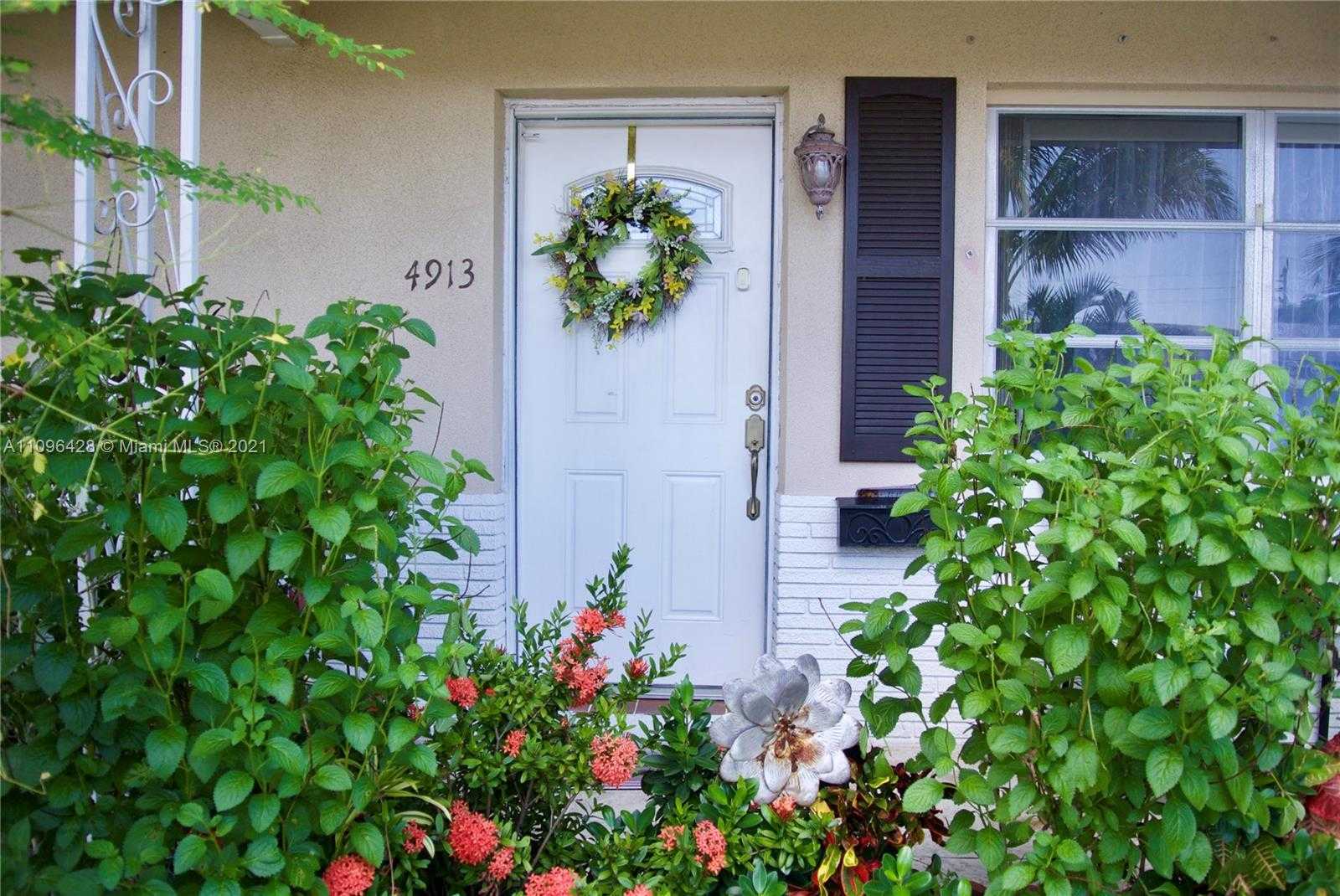 Small Image of 4913 NORTH WEST 48TH AVENUE, Tamarac Number 4
