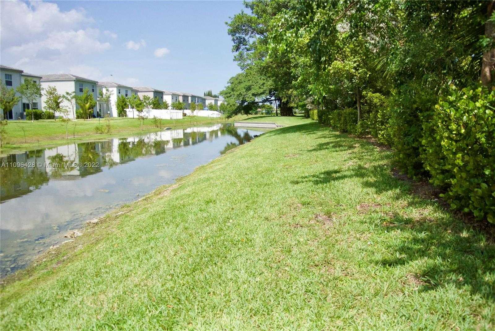Small Image of 4913 NORTH WEST 48TH AVENUE, Tamarac Number 56
