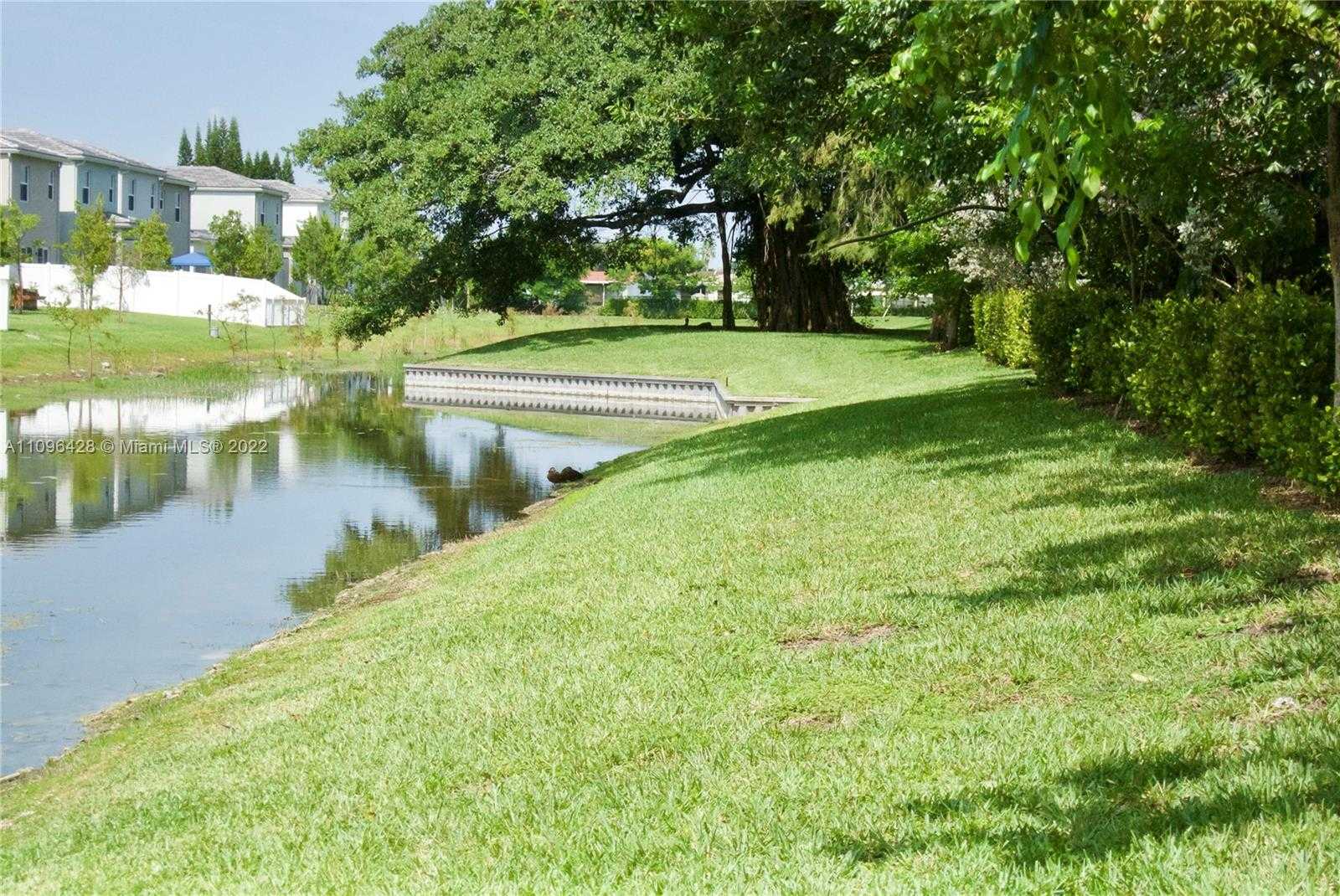 Small Image of 4913 NORTH WEST 48TH AVENUE, Tamarac Number 57