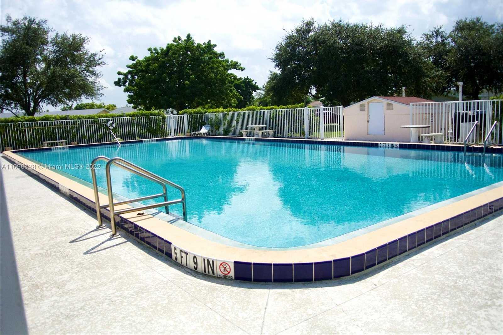 Small Image of 4913 NORTH WEST 48TH AVENUE, Tamarac Number 65