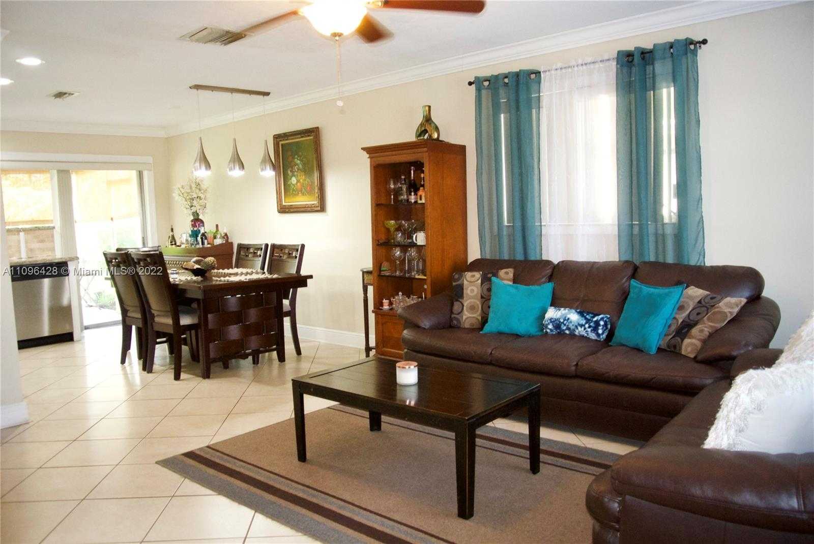 Small Image of 4913 NORTH WEST 48TH AVENUE, Tamarac Number 9