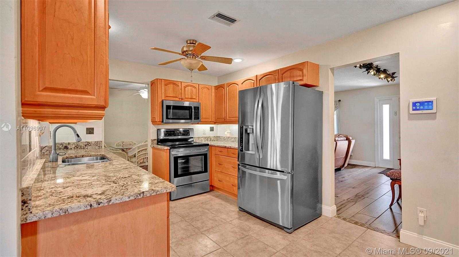 Small Image of 5805 NORTH WEST 69TH AVE, Tamarac Number 10