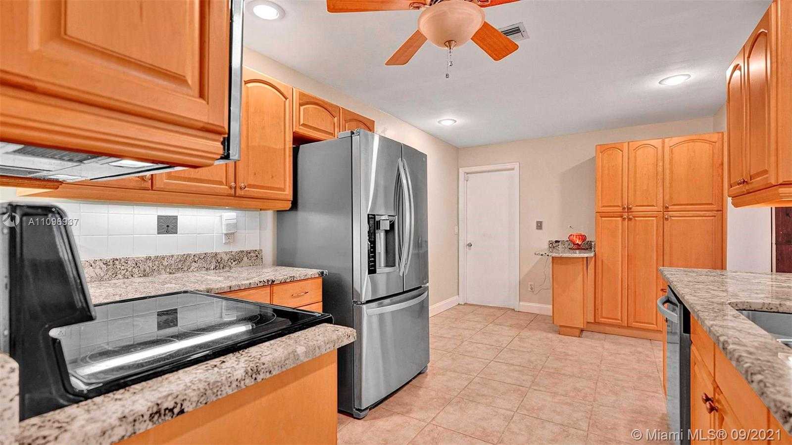 Small Image of 5805 NORTH WEST 69TH AVE, Tamarac Number 11