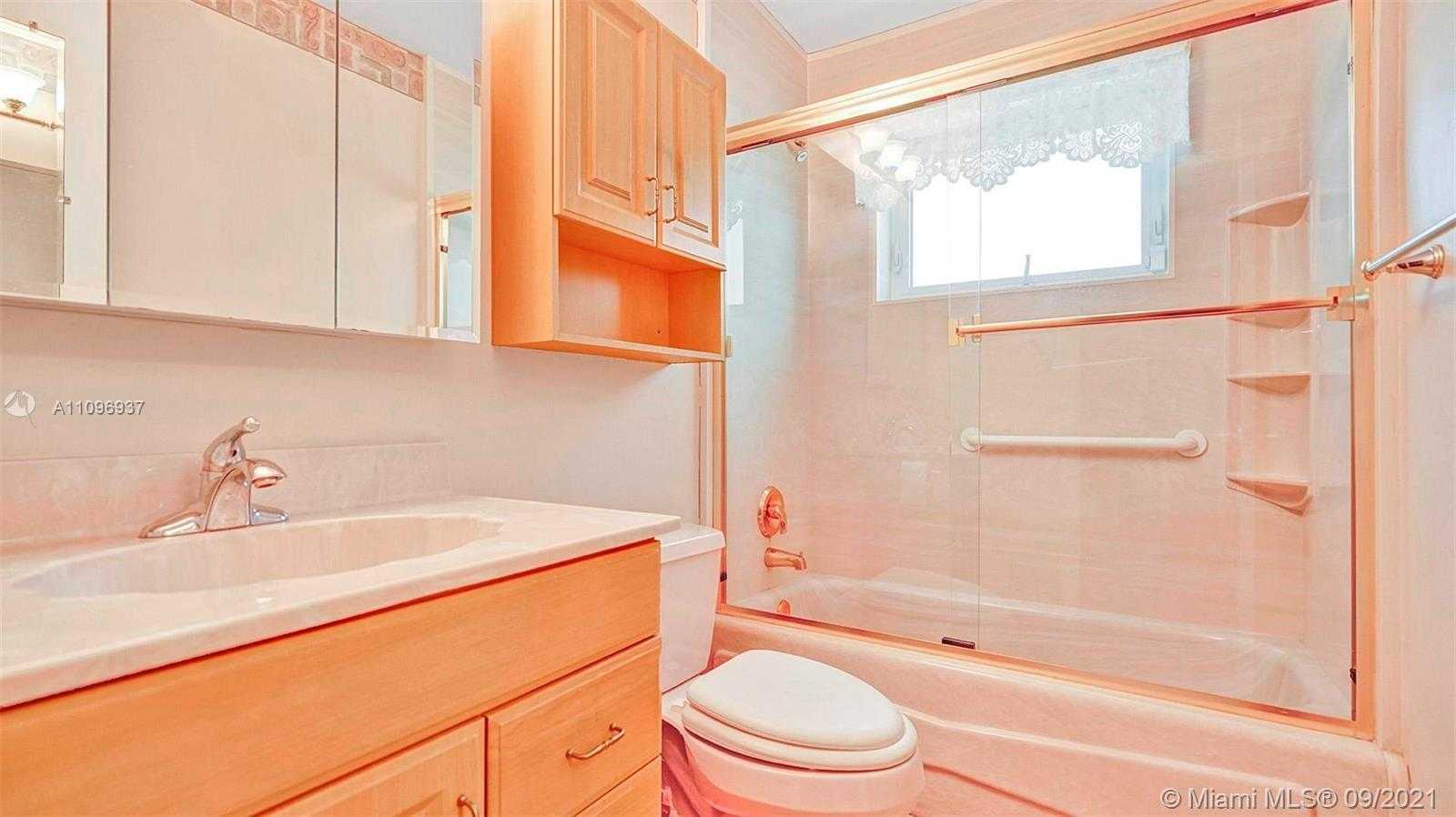 Small Image of 5805 NORTH WEST 69TH AVE, Tamarac Number 17
